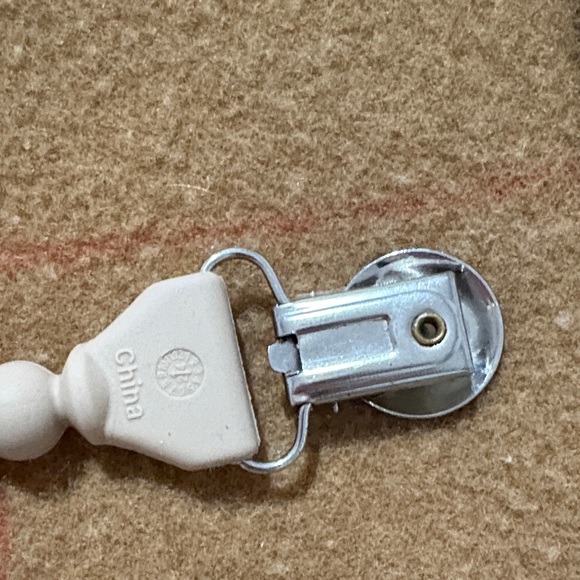 Beige Pacifier Clip - Picture 3 of 5